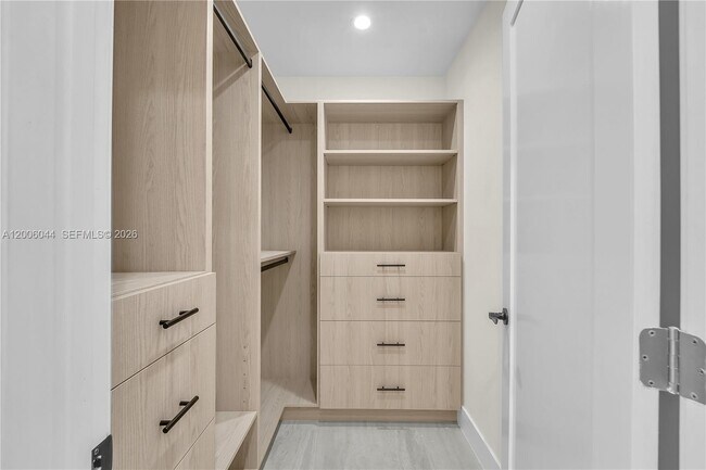 Building Photo - 4700 SW 110th Ave