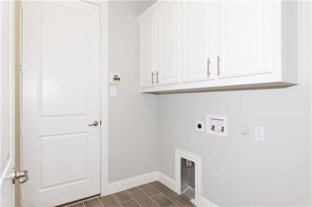 Building Photo - 8513 Pine Valley Dr