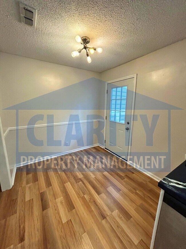 Building Photo - 206 Cliftview Dr