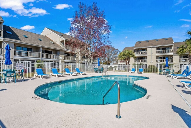 Building Photo - 1920 Bent Grass Dr