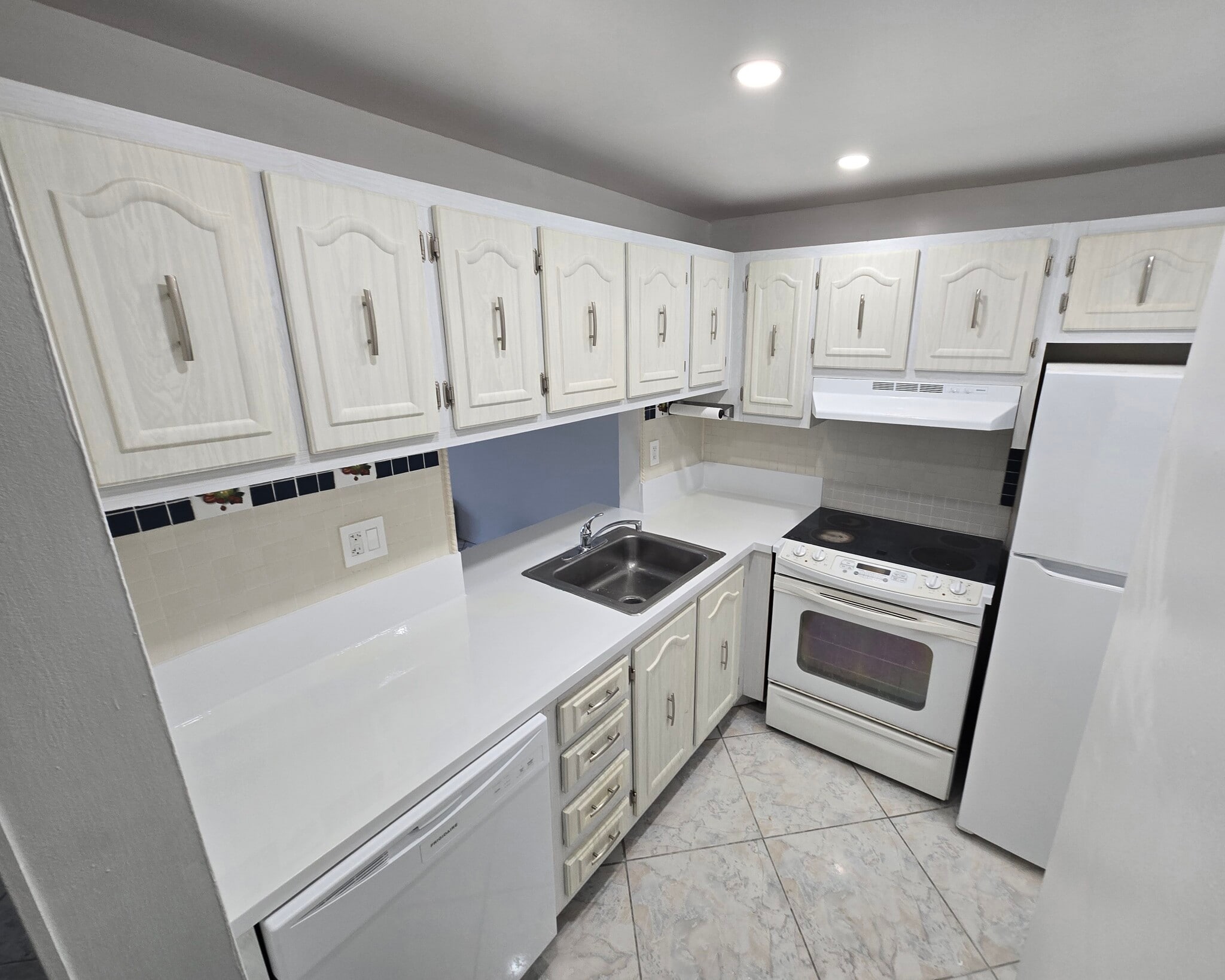 Building Photo - 2935 NE 163rd St