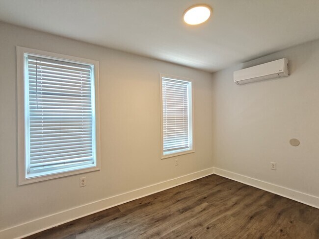 Building Photo - 3122 N Chadwick St