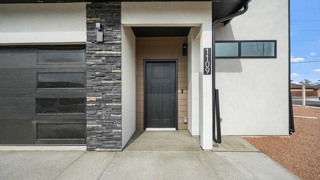 Building Photo - 1109 Mee Cyn Cir