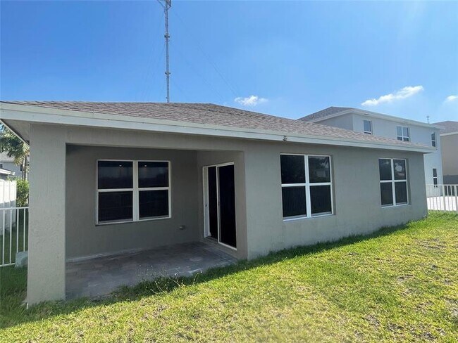 Building Photo - 1230 NW 208th St