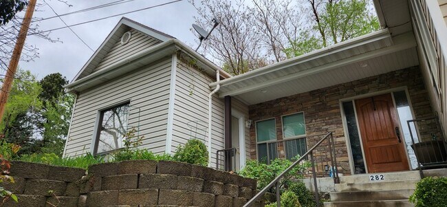 Building Photo - 282 N 700 E