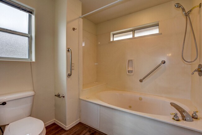 Building Photo - 8381 E Hopi Cir