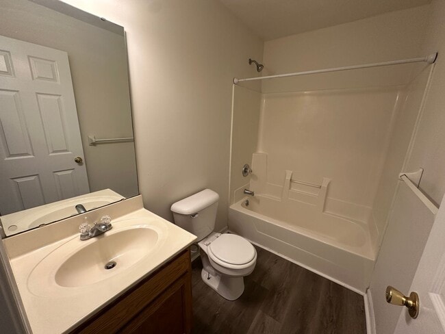 Building Photo - 1659 W Kole Dr