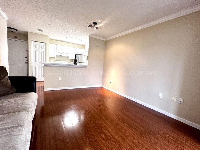 Building Photo - 1969 Summer Club Dr