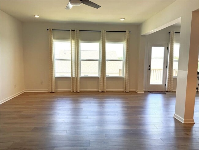 Building Photo - 690 Avignon Blvd
