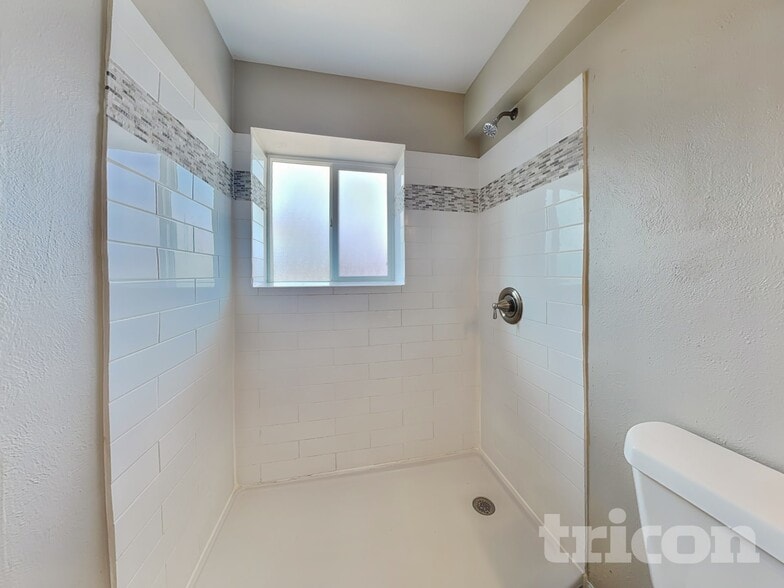 Building Photo - 18160 E Asbury Dr