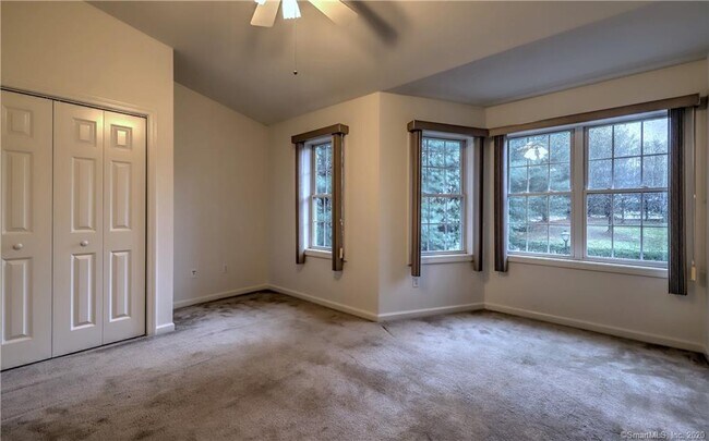 Building Photo - 60 Grove St