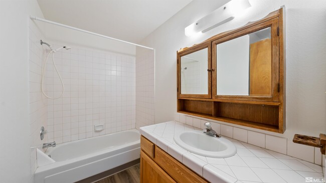 Building Photo - 2977 Pinebrook Dr