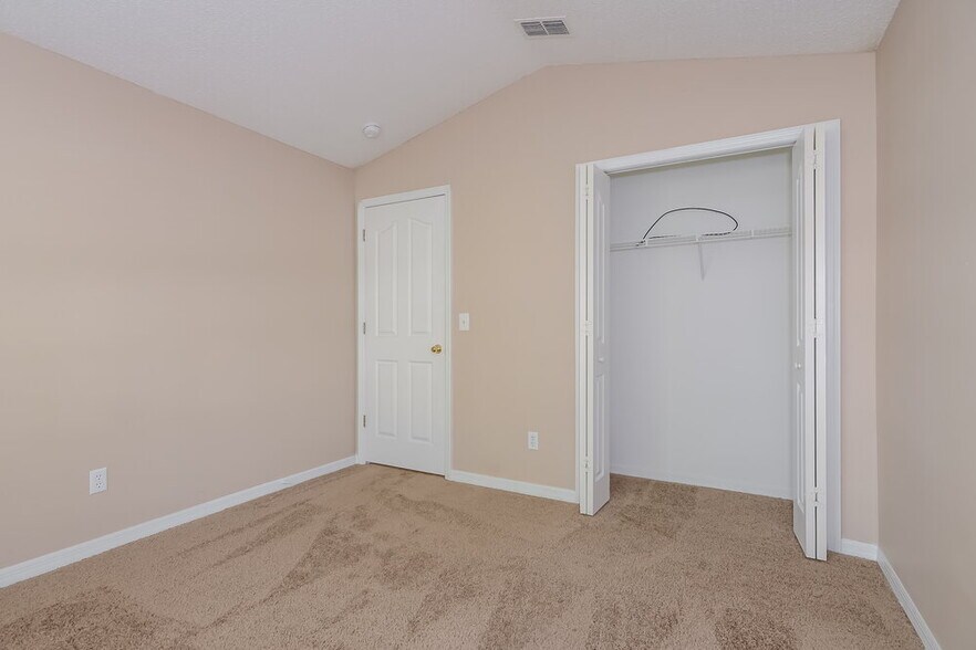 Building Photo - 1711 Scotch Pine Dr