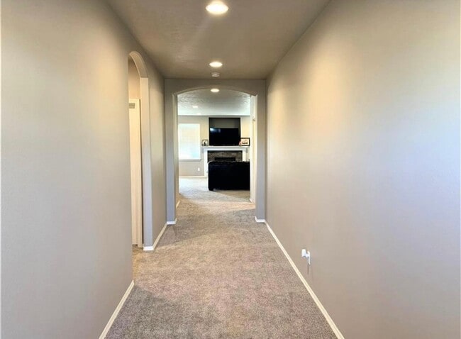 Building Photo - Newer Home in Kennewick, Great Location!