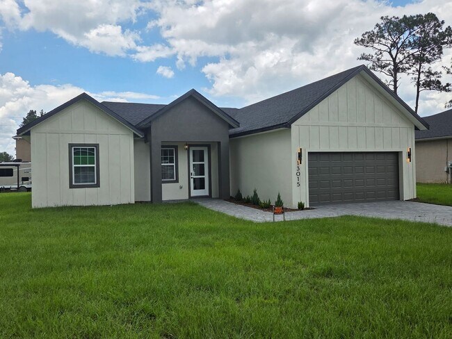 Building Photo - Marion Oaks