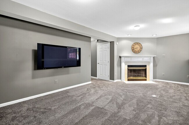 Building Photo - Charming Limestone Hills West Townhome - C...