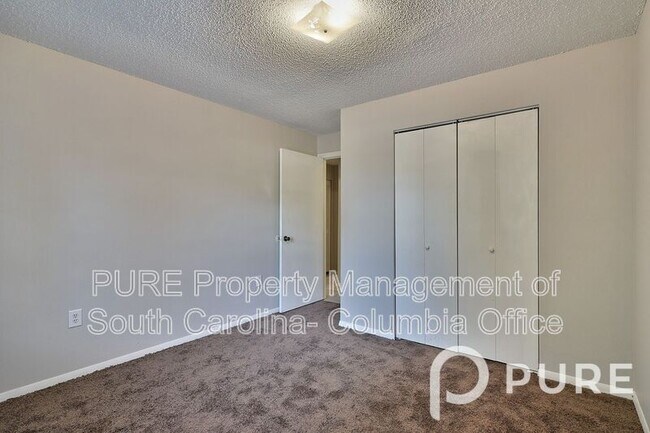 Building Photo - 2915 Chatsworth Rd