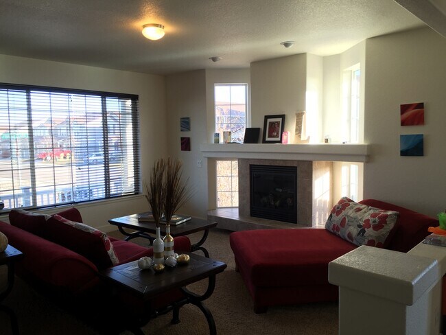 Building Photo - Parade of Homes Winner – Upgraded 4BD/3BA ...