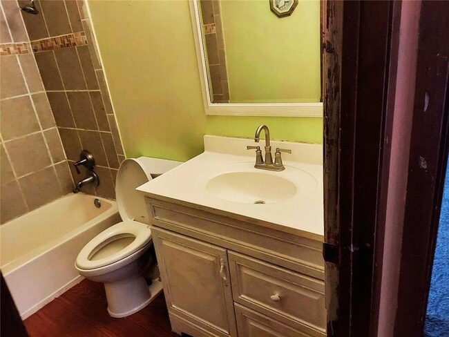 Building Photo - 94 108th Ave NW