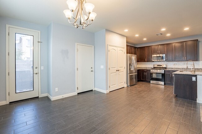 Building Photo - Verrado Living - 4 Bedrooms & 3 Baths!