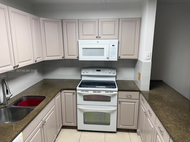 Building Photo - 1544 Forest Lakes Cir