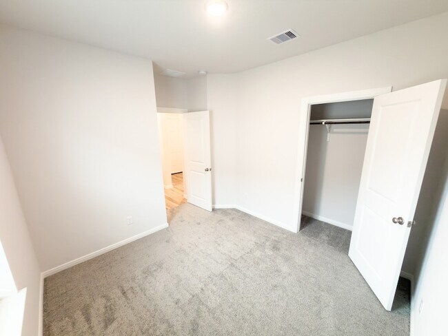 Building Photo - 42504 Rustico Rd