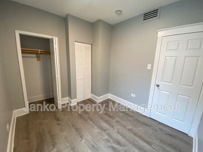 Building Photo - 90 28th St