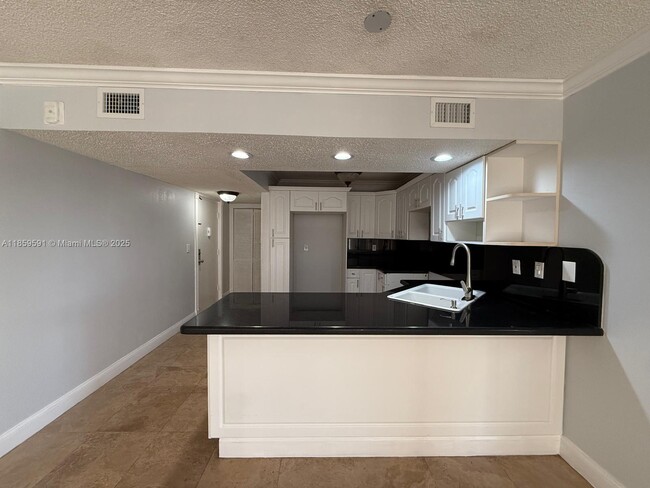Building Photo - 3522 NE 171 St