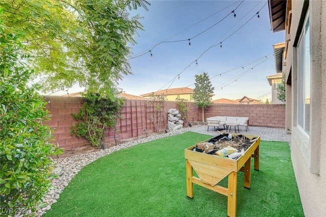 Building Photo - 9716 Jade Rise Ave