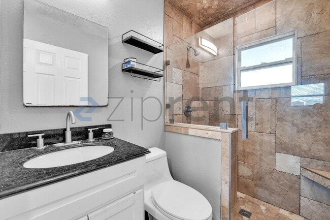 Building Photo - 508 Garden Dr N