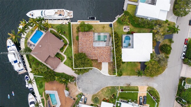 Building Photo - 608 1st Key Dr