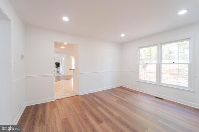 Building Photo - 3244 Titanic Dr