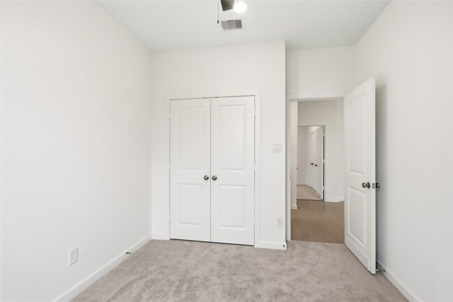 Building Photo - 28927 Rustic Robin Ln
