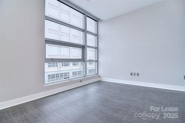 Building Photo - 1100 Metropolitan Ave