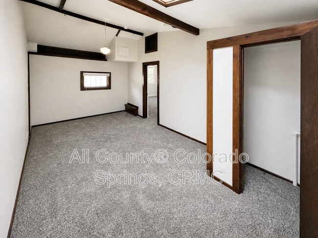Building Photo - 215 E Dale St