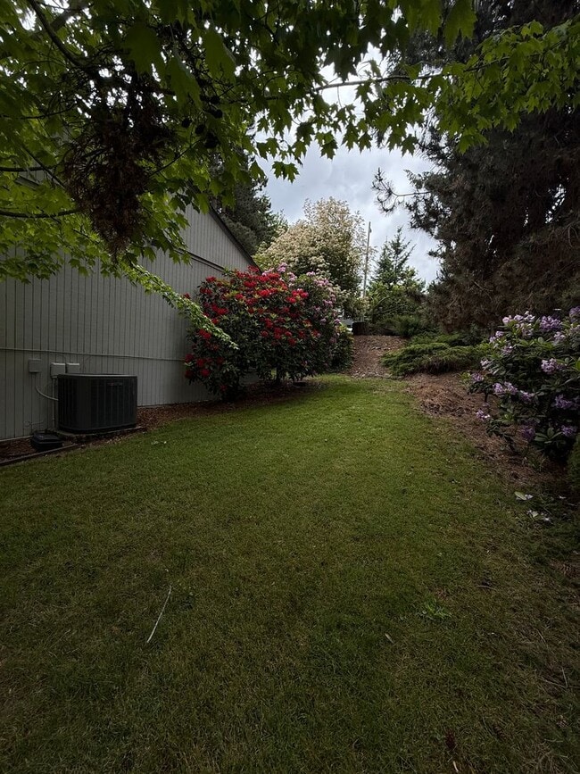 Building Photo - Stylish & Spacious West Salem Home 3Bed/2Bath