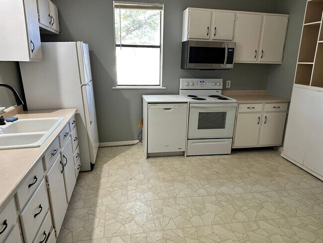 Building Photo - 1441 Gatlin Creek Rd