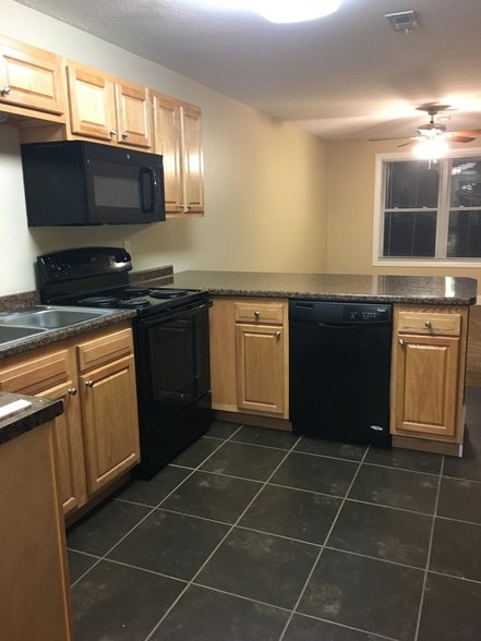 Kitchen - 1640 Blue Horizon Dr