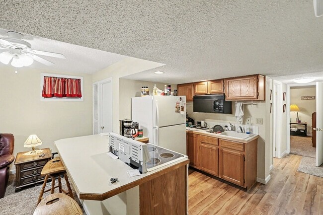 Building Photo - 2320 43rd Ave Ct
