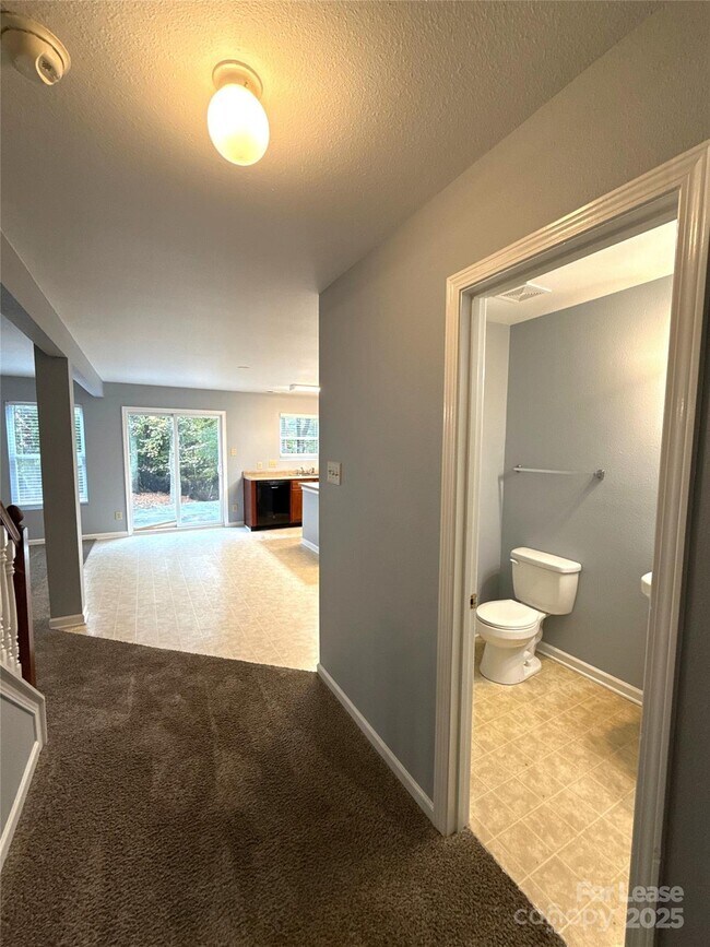 Building Photo - 2937 Royal Fern Ln