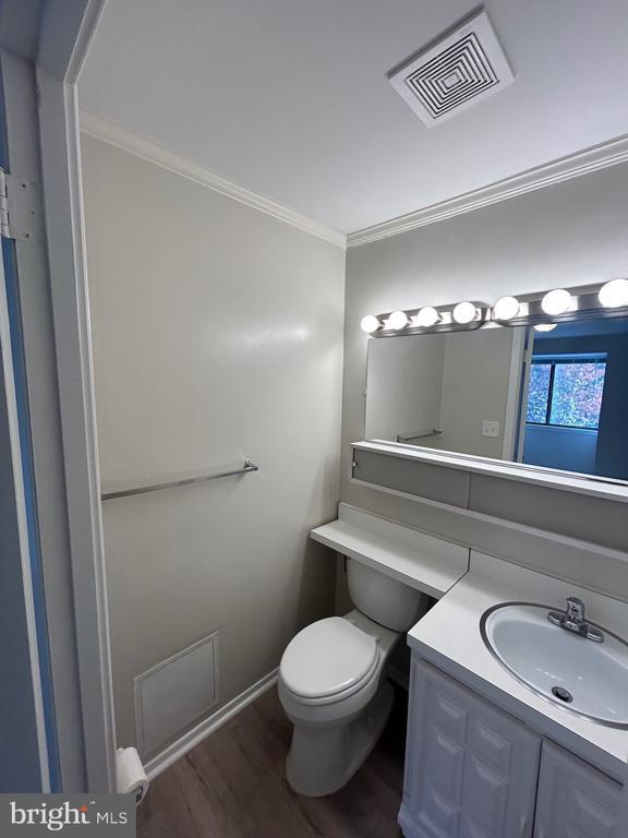 Building Photo - 7051 Knighthood Ln