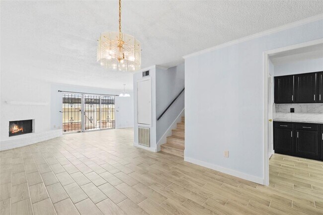 Building Photo - 8335 Ariel St