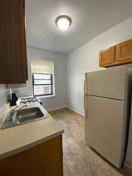 Interior Photo - Palisades Towers