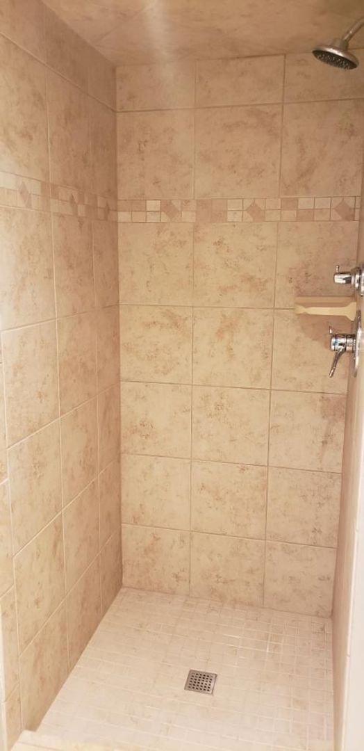 Building Photo - Recent Remodel, 3 Bedroom, 2 Bath Home - Available April 3rd