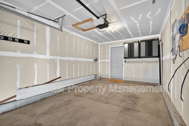 Building Photo - 1111 Ridgeway Dr