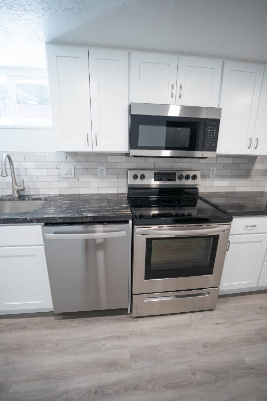 Building Photo - 2550 Highland Dr