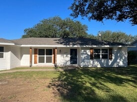Building Photo - 204 Lindsey Ave