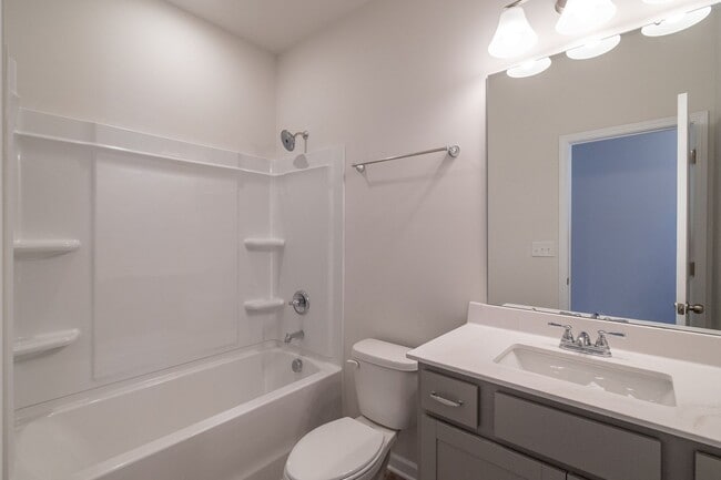 Building Photo - Beautiful Brand New 3 Bedroom 2.5 Bath Townhome in Hickory Glen!