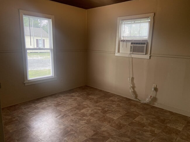 Building Photo - 2707 Cline St