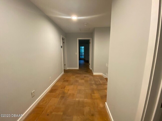 Building Photo - 1 Arrowhead Dr